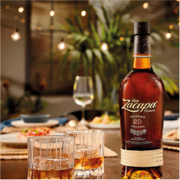 Ron Zacapa 23 Solera Rum - Holzbox mit 3 Unterlegern 